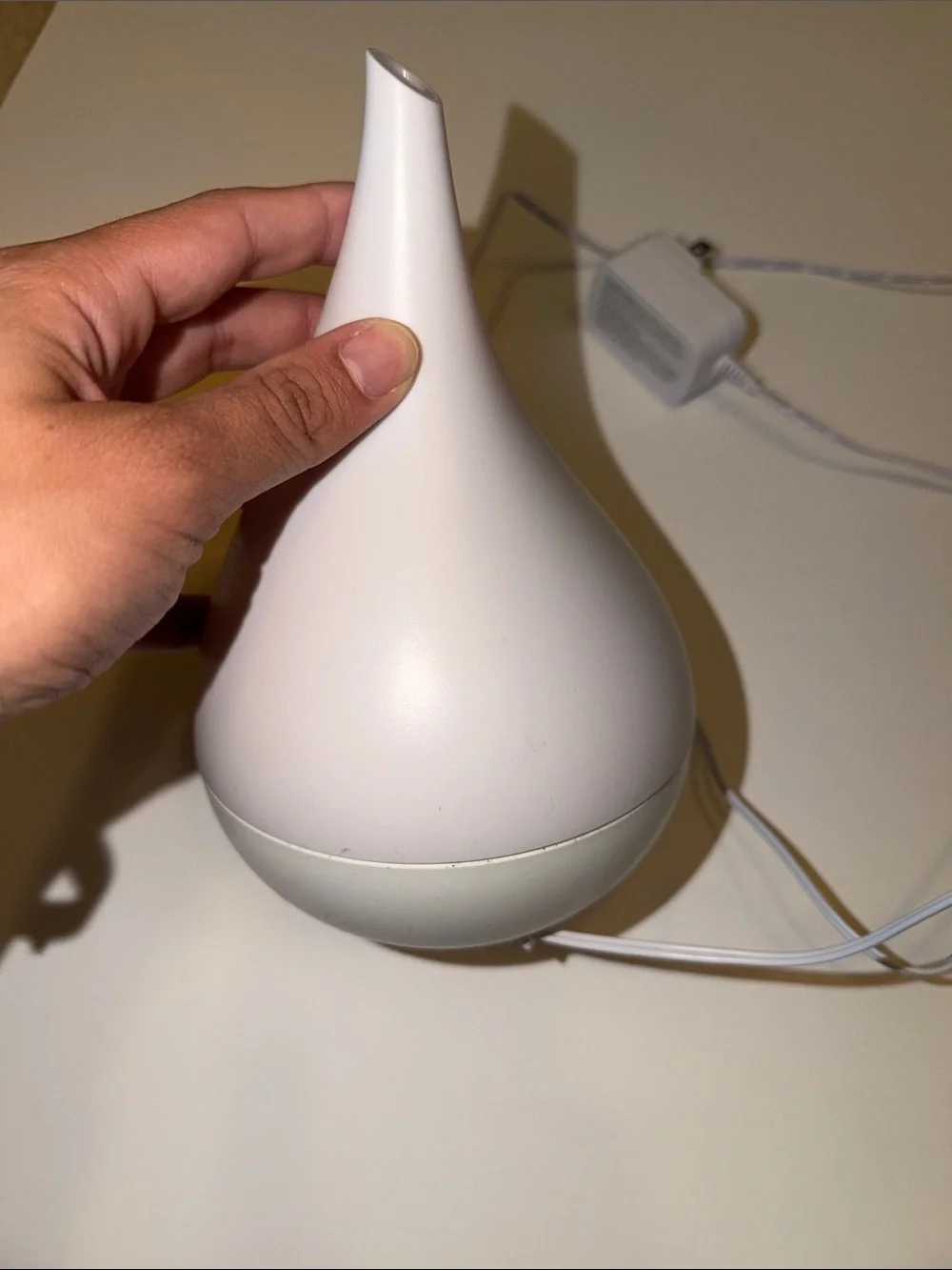 Neutral White Teardrop Ultrasonic Aroma Diffuser